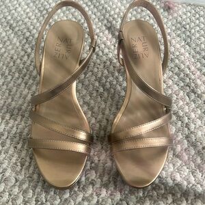 Women’s size 8 Naturalizer Brenta Heels